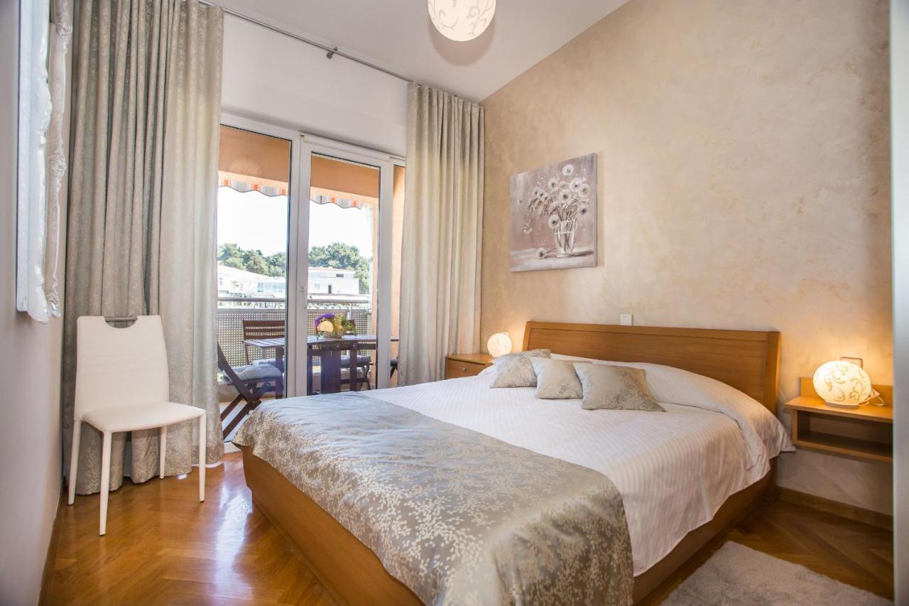 Apartment Dora Near Sea And Center With Private Garage Пореч Екстериор снимка