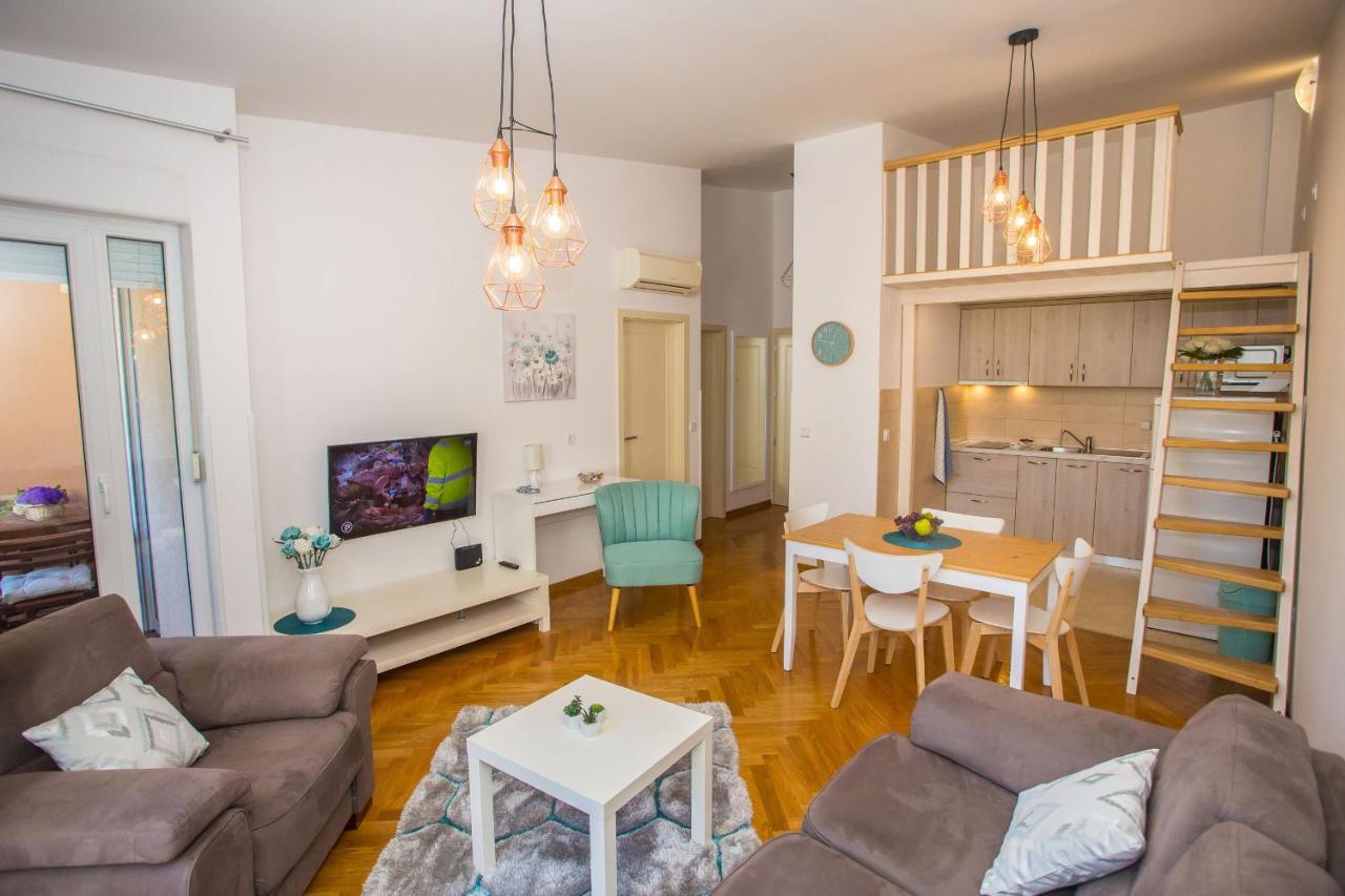 Apartment Dora Near Sea And Center With Private Garage Пореч Екстериор снимка