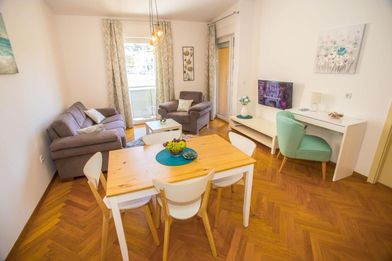 Apartment Dora Near Sea And Center With Private Garage Пореч Екстериор снимка