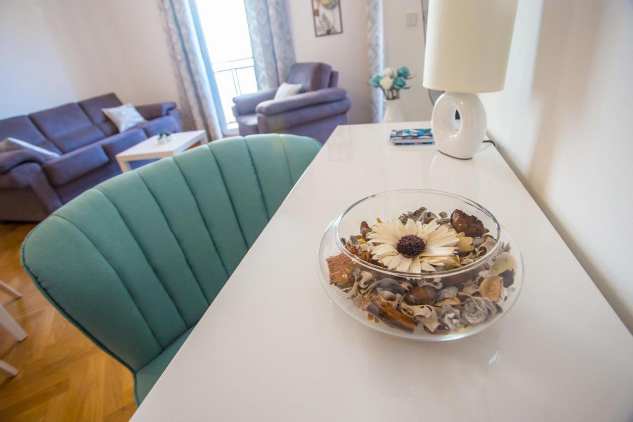 Apartment Dora Near Sea And Center With Private Garage Пореч Екстериор снимка
